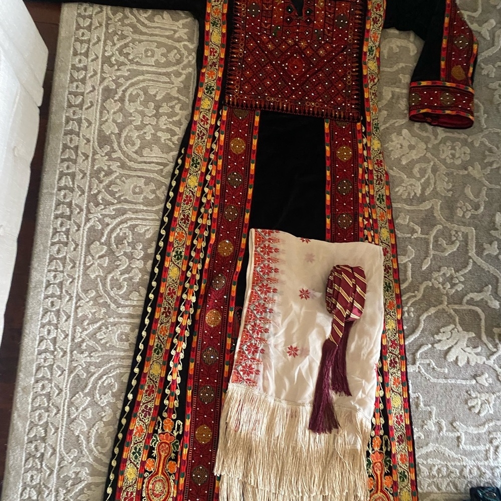 Traditional Velvet Palestinian Thobe